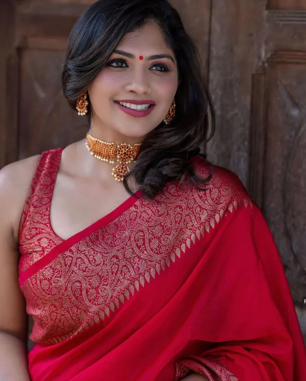 RED_PURE_BANARASI_SAREE